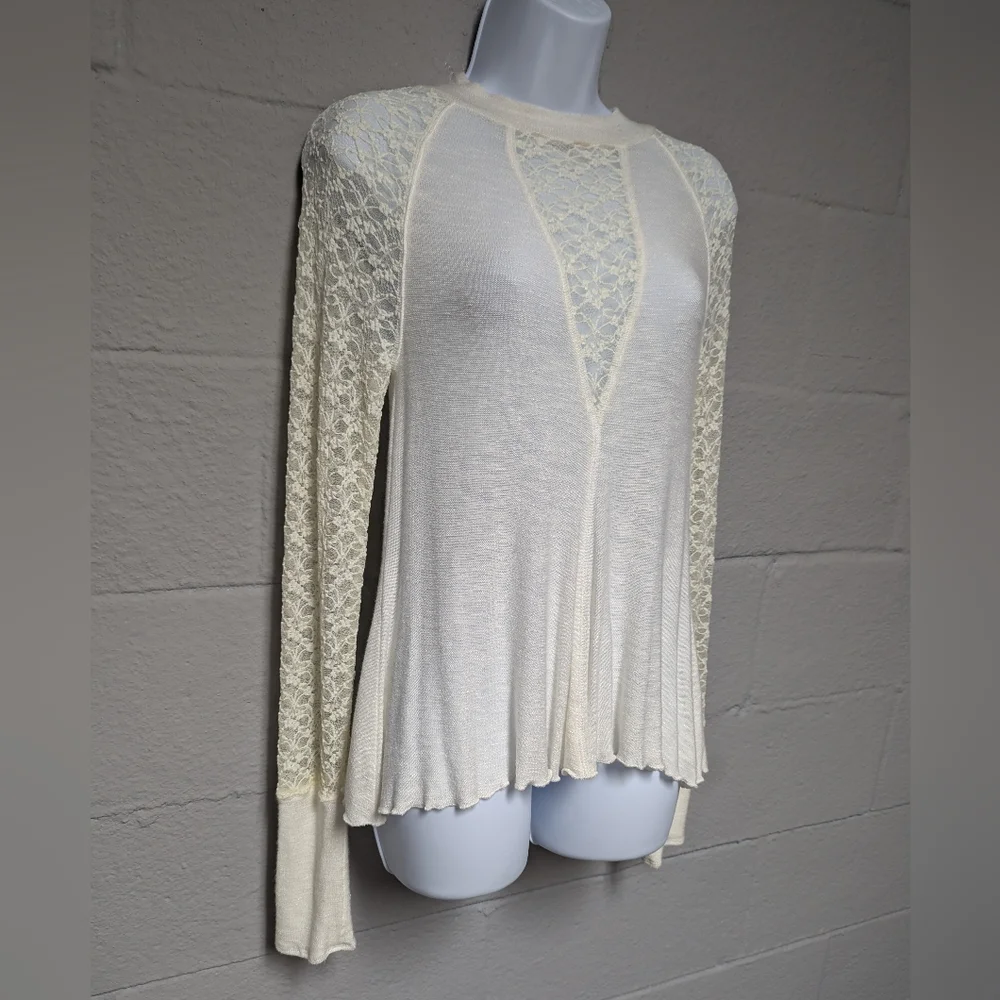 Intimately Free Top Size S Free People Knit And Lace PulloverLong  Sleeve